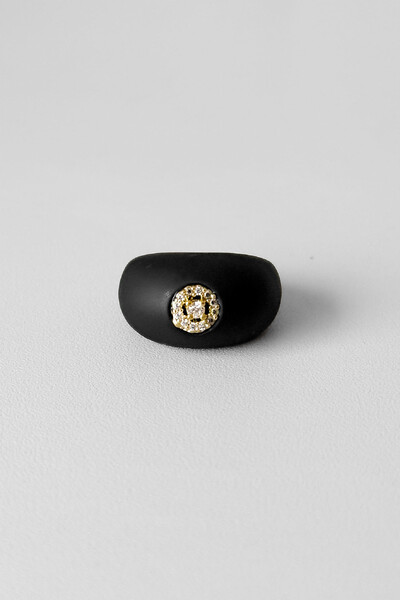 Foto Anel Noir | Resina Preta | Zircônias em Ouro 18k