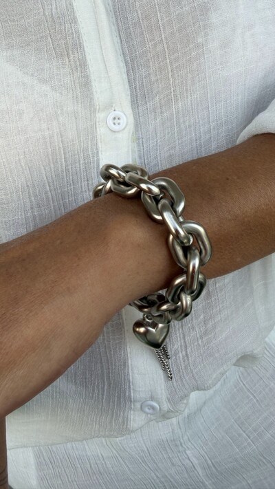 Foto Pulseira Chunky de Elos com Pingente de Coração em Banho de Prata | Tatsi