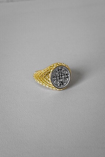 Foto Anel São Bento | Prata 925 + Banho de Ouro 18k e Ródio