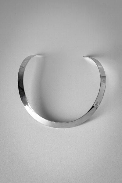 FotoChoker Achatada Aberta | Banho Ródio | Minimalista