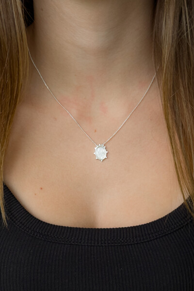 Foto Escapulário Madrepérola e Zircônias | Prata 925 | Proteção