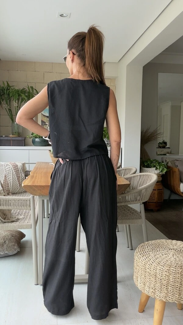 Conjunto Colete Bordado e Calça Pantalona