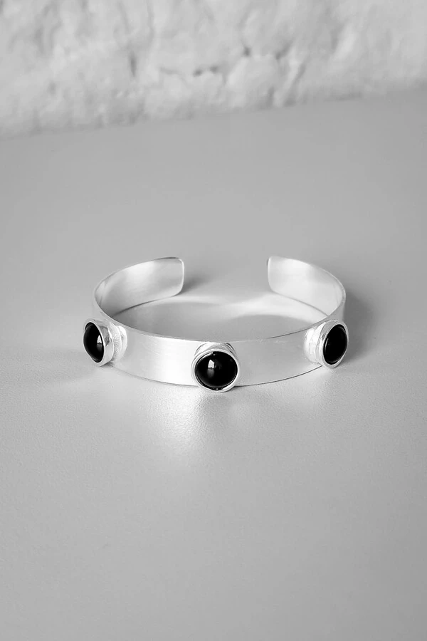 Bracelete Pedras Pretas | Banho Prata 925 | Ajustável