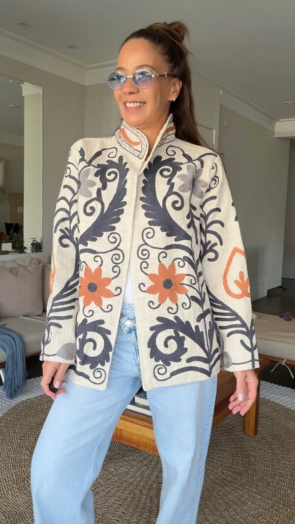 Casaco Bordado Margaridas Linho Off-White