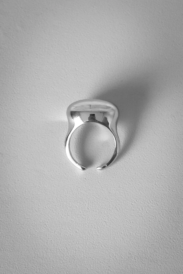 Anel Dedinho Oval | Banho de Ródio | Moderno