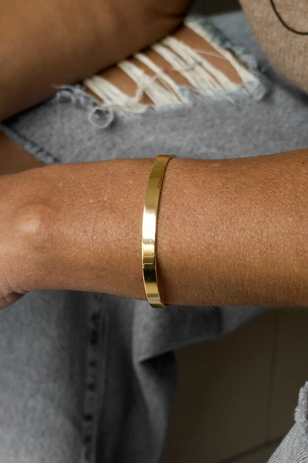 Bracelete Rígido Liso | Banho de Ouro 18k | Atemporal