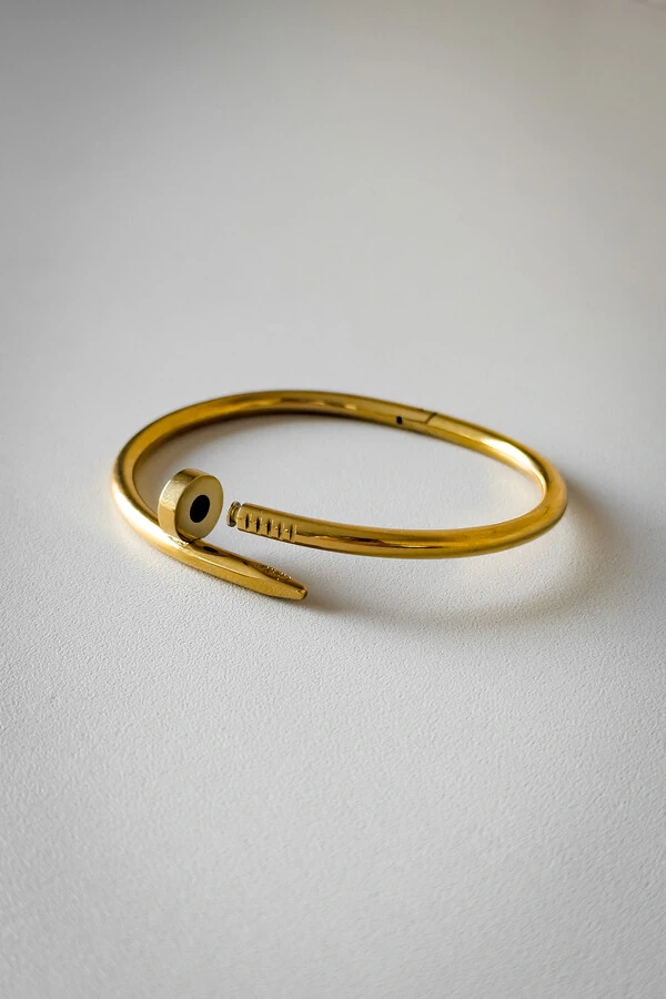 Bracelete Prego Feminino | Banho de Ouro 18k | Moderno