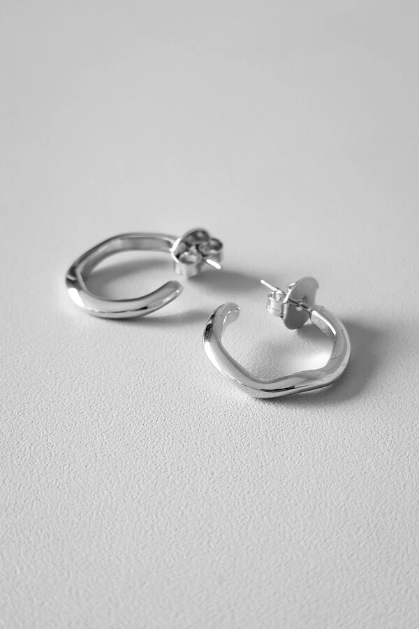 Brinco Argola Aberta Orgânica | Banho Ródio | Minimalista