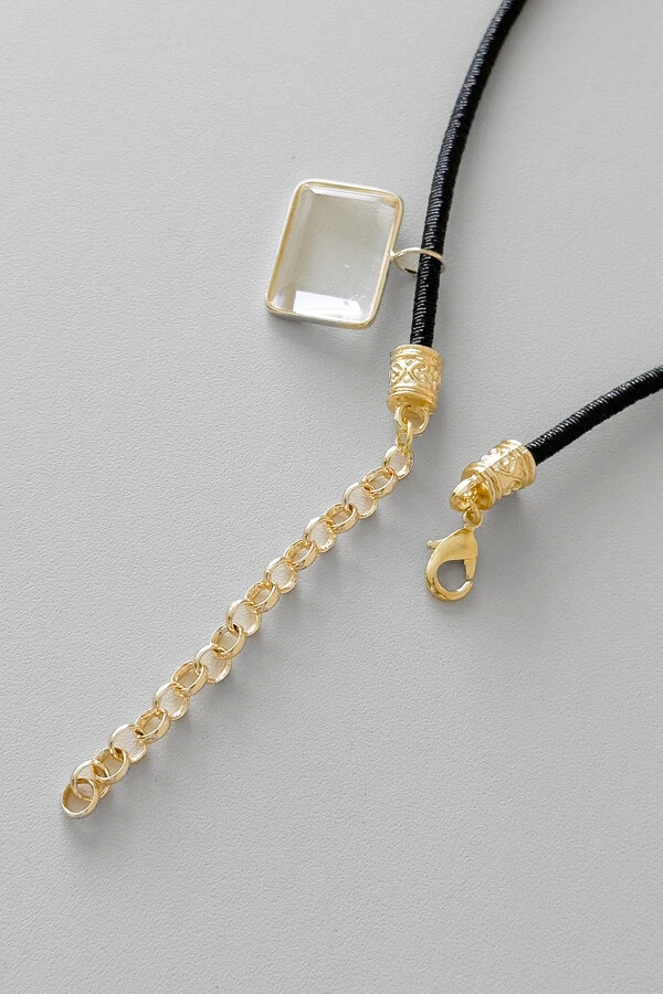 Colar Couro Pingente Resinado | Moderno