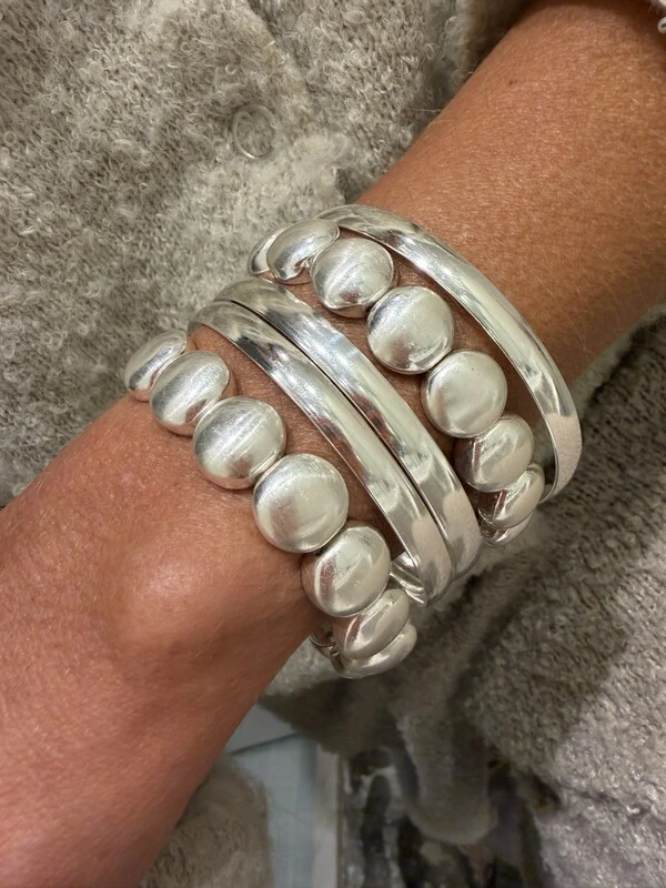Pulseira Seixos Statement Ajustável em Banho de Prata | Tatsi