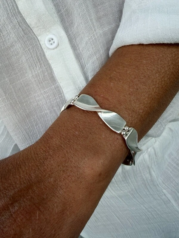 Pulseira Elos Torcidos Banho de Prata