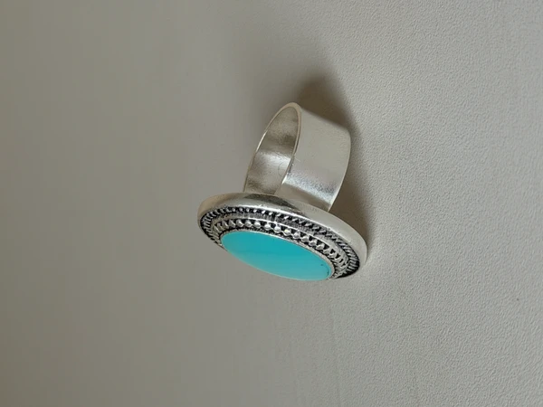 Anel Ajustável Pedra Turquesa Oval Banho de Prata