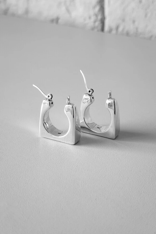 Brinco Argola Quadrada Orgânica | Prata 925 | Moderno