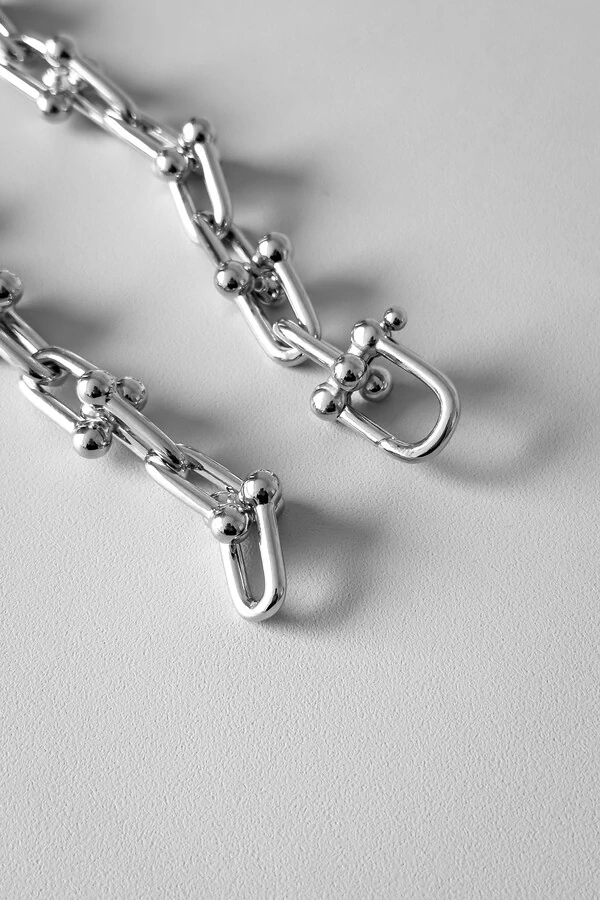 Colar Elos Geométricos Cravejado | Banho Ródio | Inspiração