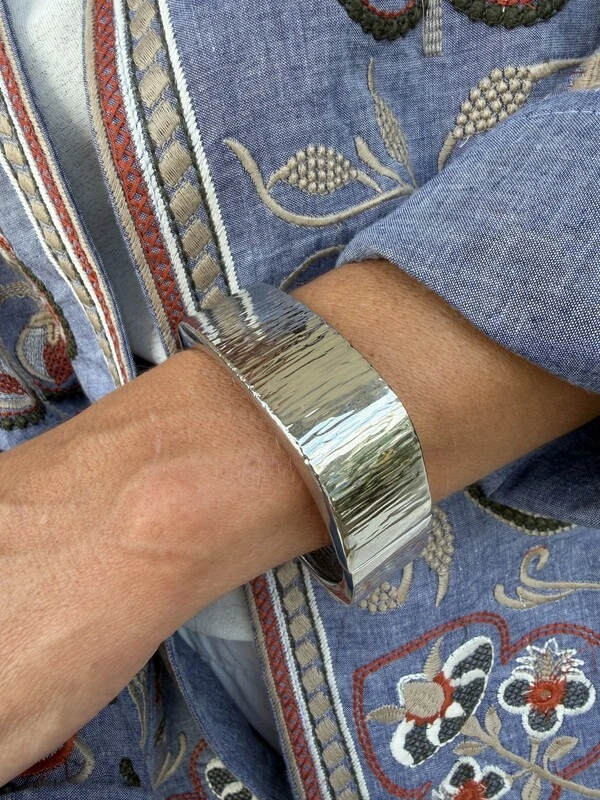 Bracelete Rígido Casca de Árvore Banho de Ródio