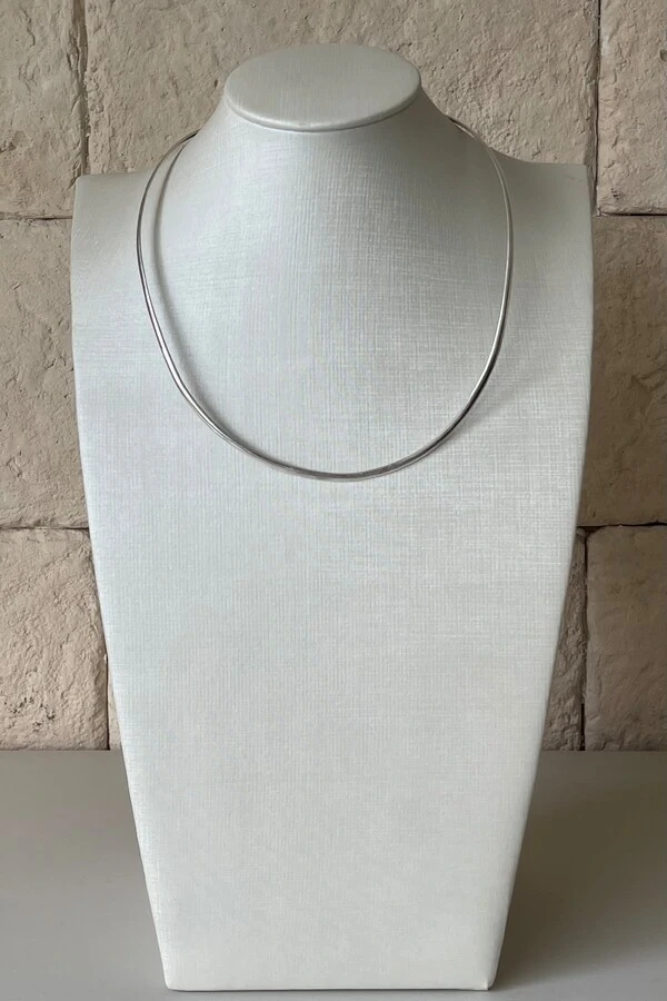 Choker Rígida Lisa em Prata 925