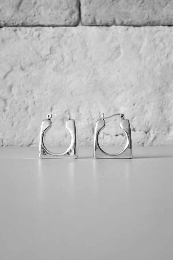 Brinco Argola Quadrada Orgânica | Prata 925 | Moderno