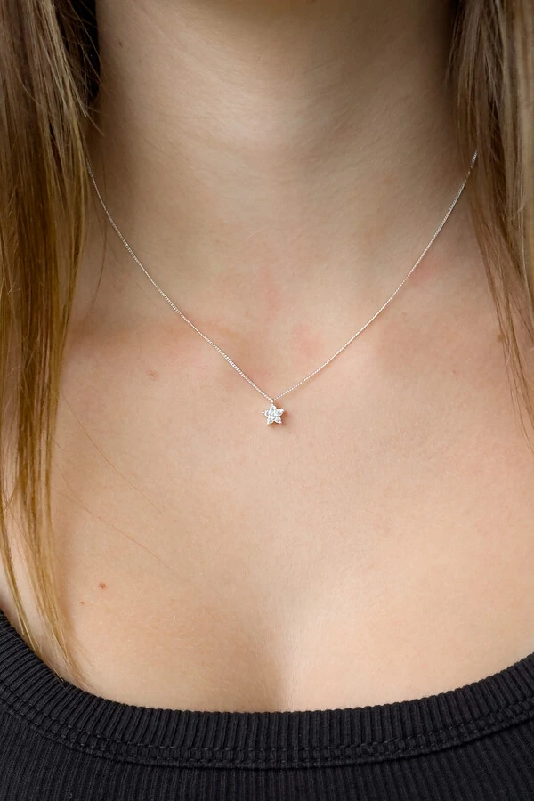Colar Pingente Estrela Cravejada | Prata 925 | Delicado