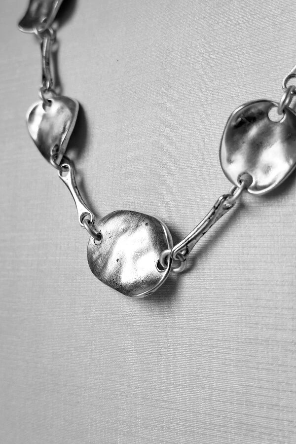 Colar Longo Placas Orgânicas | Banho Prata 925 | 80 cm