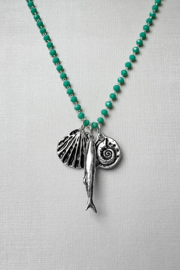 Colar Longo Patuá Sardinha Verde | Banho Prata 925 | Moderno