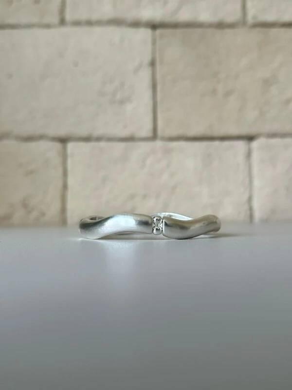 Pulseira Elástica Firme Tubo Ondulado Banho de Prata