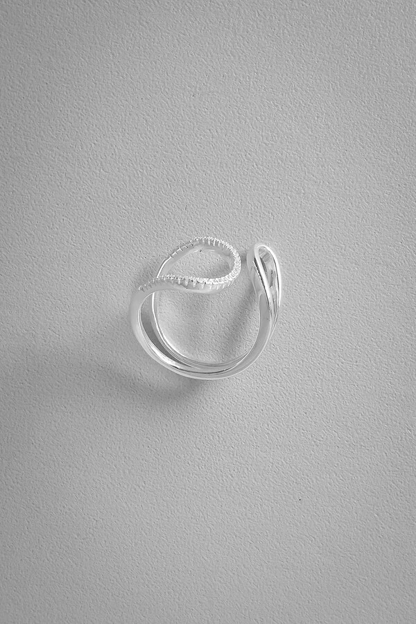 Anel Fio Orgânico Zircônias Aberto | Prata 925 | Moderno