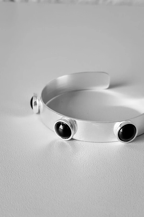 Bracelete Pedras Pretas | Banho Prata 925 | Ajustável