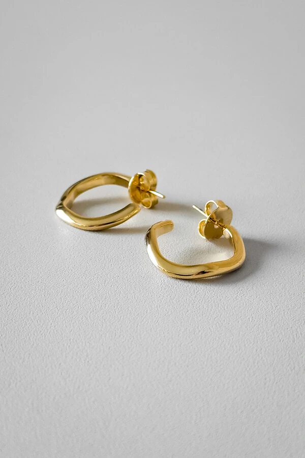 Brinco Argola Aberta Orgânica | Banho Ouro 18k | Minimalista