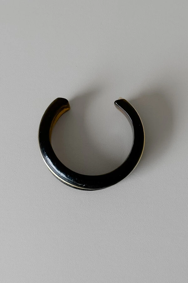 Bracelete Resina Tartaruga | Detalhe Dourado | Estiloso