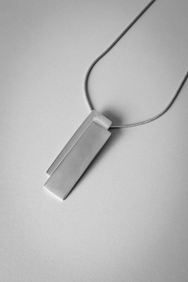 Colar Pingente Longo Retangular | Banho de Prata 925 | Moderno