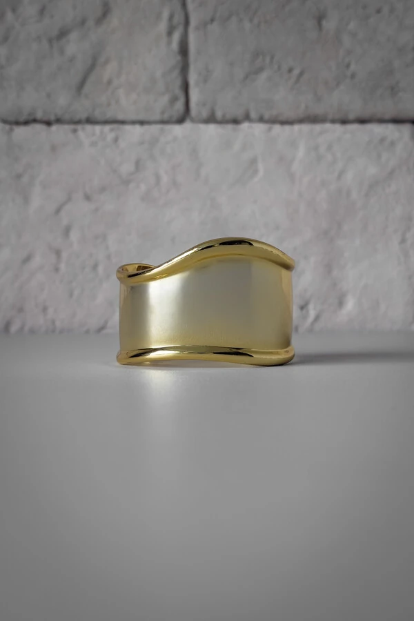 Bracelete Punho Orgânico M | Banho de Ouro 18k | Elegante