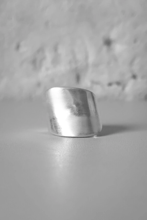 Anel Irregular Liso | Banho Prata 925 | Ajustável