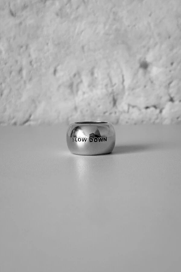 Anel Bold Slow Down | Banho Ródio | Autêntico