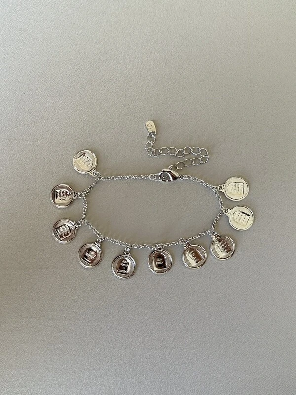 Pulseira Berloques Moedas Banho de Ródio