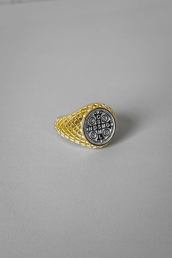 Anel São Bento | Prata 925 + Banho de Ouro 18k e Ródio