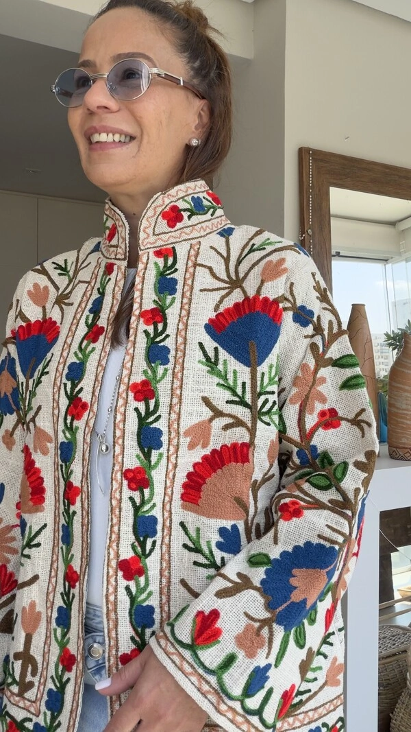 Casaco Bordado Flor Leque Linho Off-White