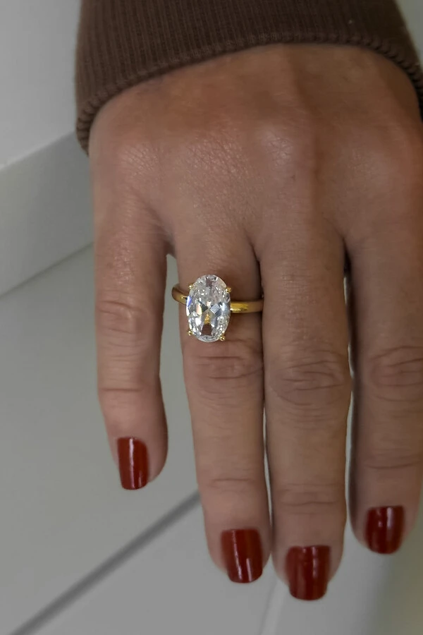 Anel Solitaire Oval | Banho de Ouro 18k | Zircônia