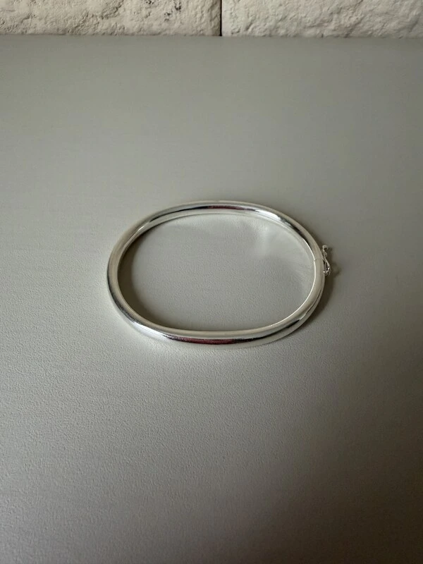 Bracelete Tubo Liso com Fecho de Segurança em Prata 925