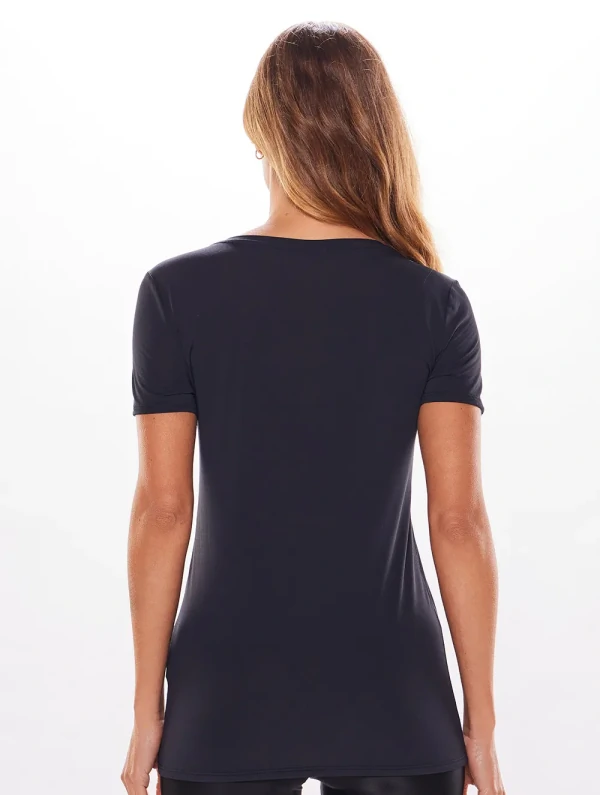 Camiseta Manga Curta Lisa Essentials Preta