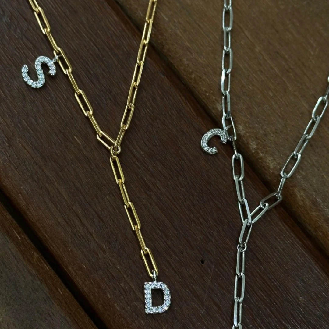 FotoColar de Elos com Pingentes de Letra Cravejado