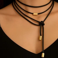 Choker Camurça com Canutilho
