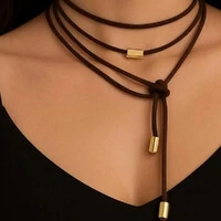 Choker Camurça com Canutilho