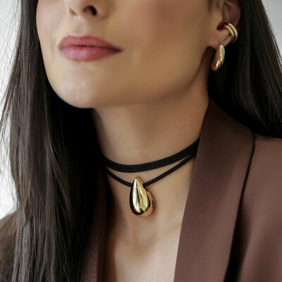 Foto Choker Camurça com Pingente Gota