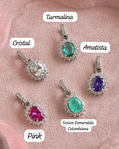 Foto Pingente Oval com Zircônia