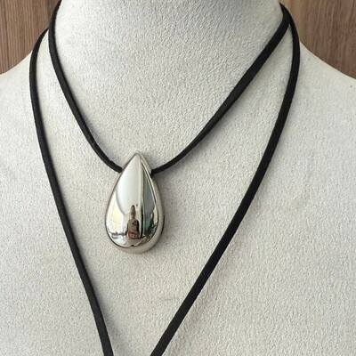 FotoChoker Camurça com Pingente Gota