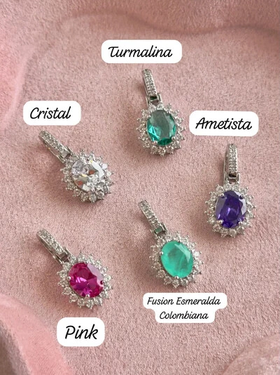 Foto Pingente Oval com Zircônia