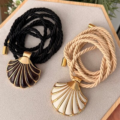 Foto Cordão Marroquino com Concha