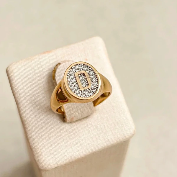 Anel Letra Cravejado Ajustável