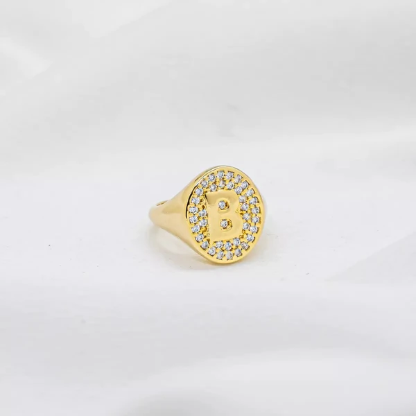 Anel Letra Cravejado Ajustável