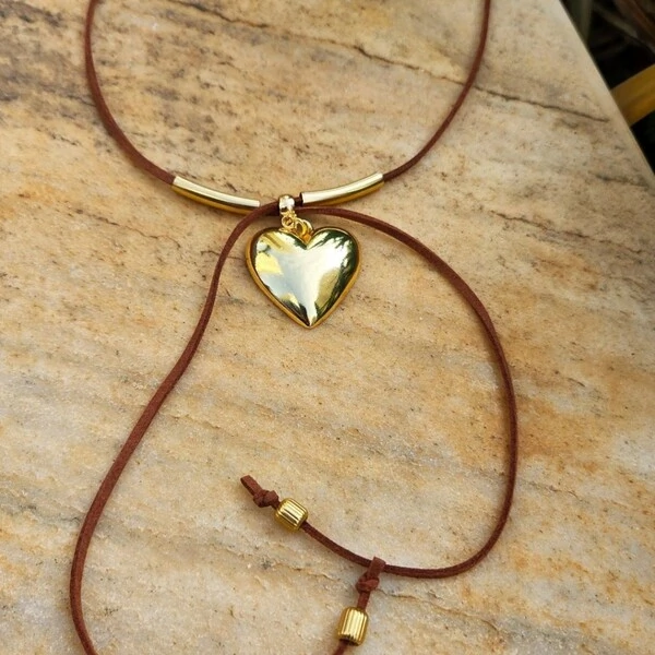 Choker Camurça Country Coração Deluxe